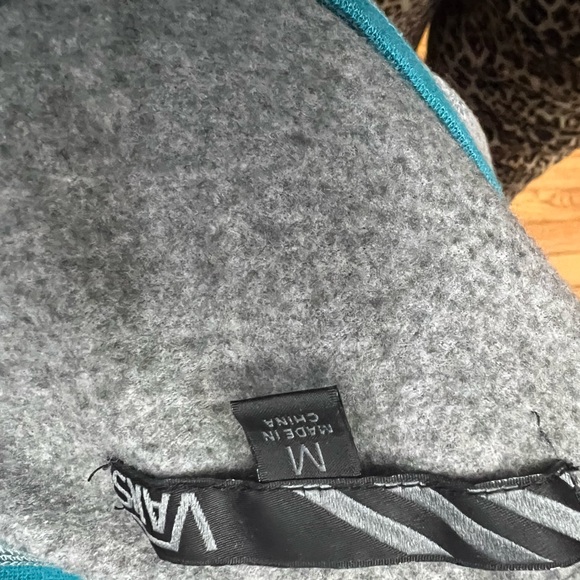 VANS Gray Teal Aztec Print Logo Sweatshirt Size M - Picture 3 of 4